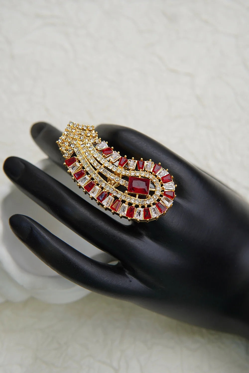 Majestic Curve Shape Fashion Finger Ring