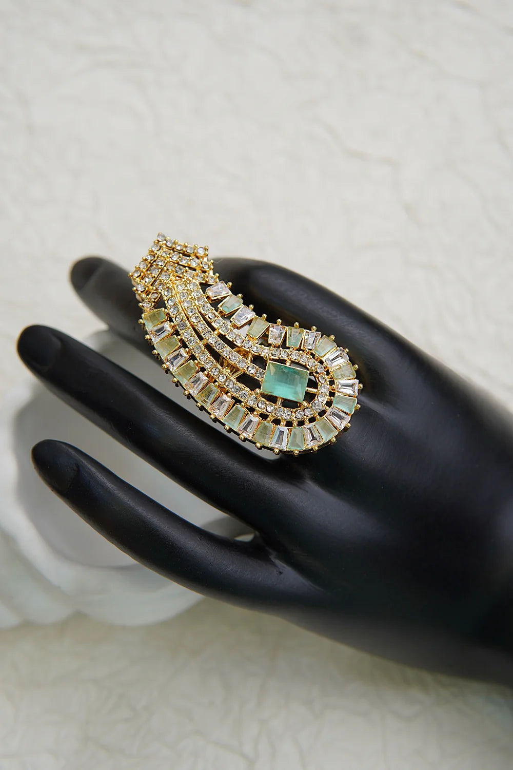 Majestic Curve Shape Fashion Finger Ring