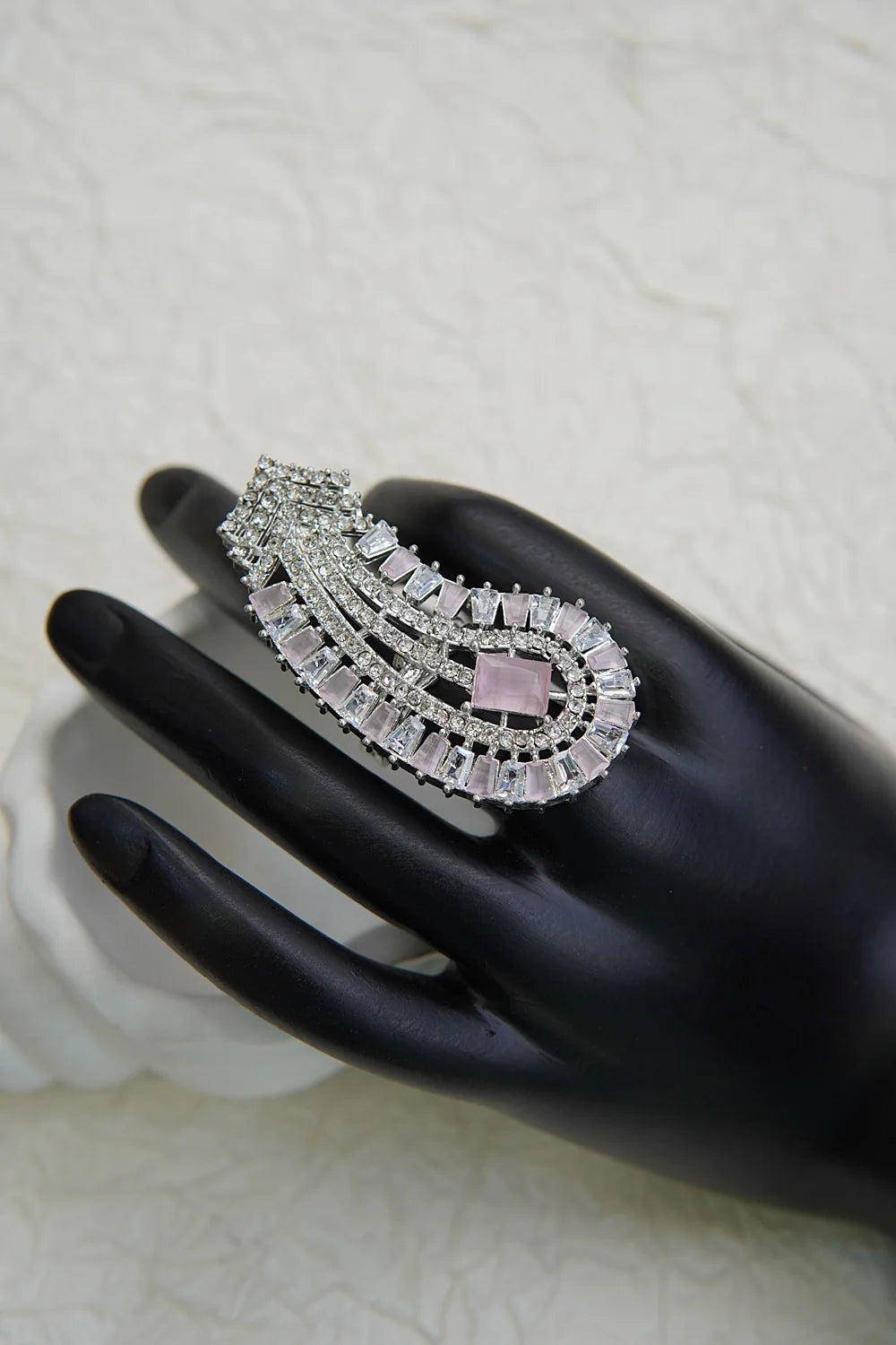 Majestic Curve Shape Fashion Finger Ring