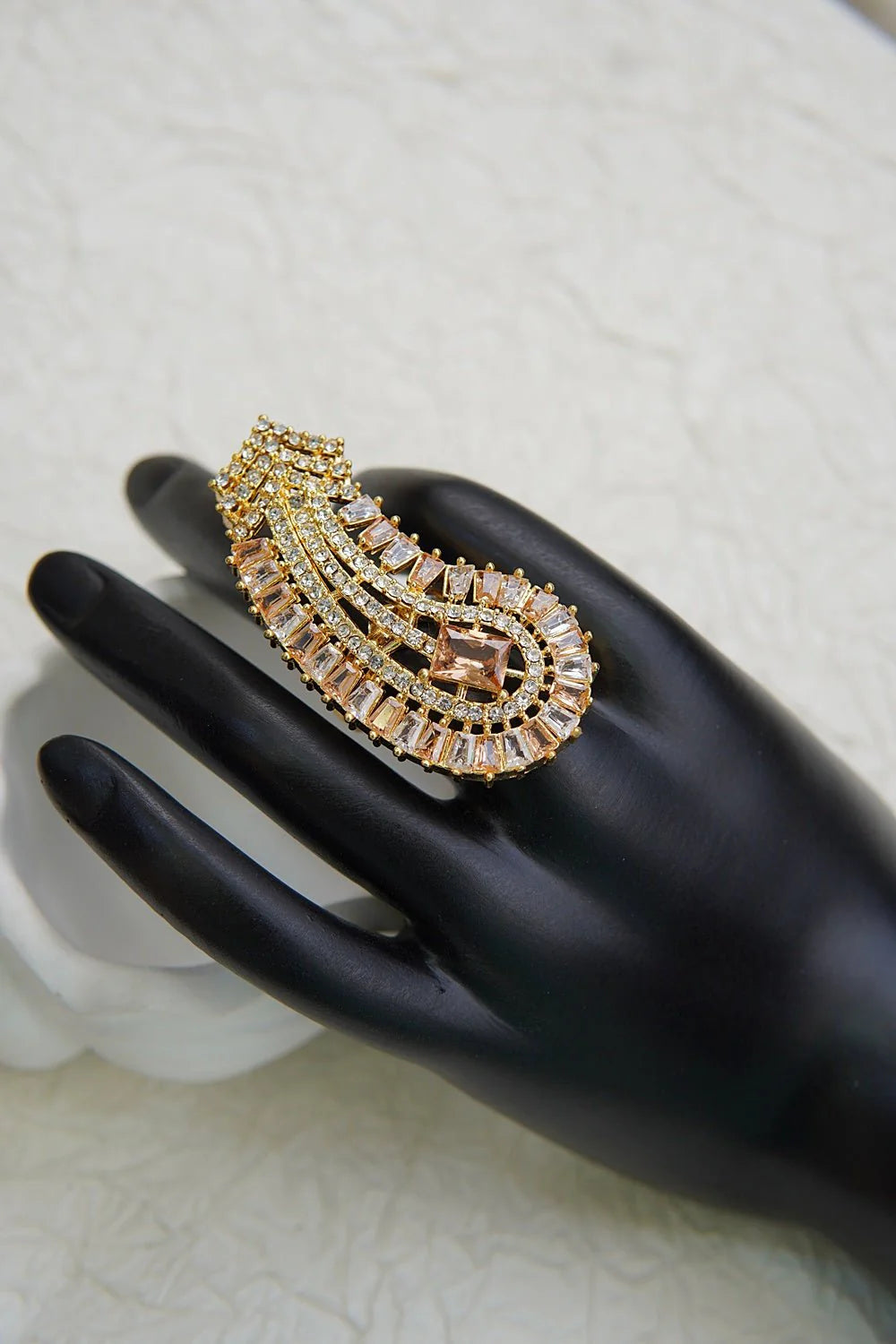 Majestic Curve Shape Fashion Finger Ring