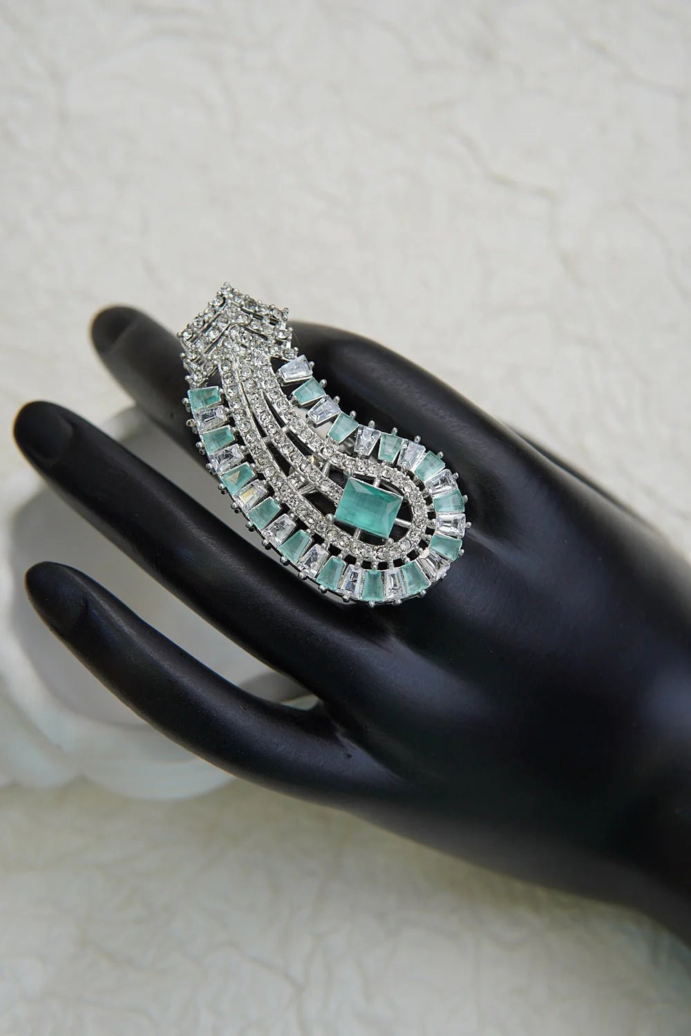 Majestic Curve Shape Fashion Finger Ring