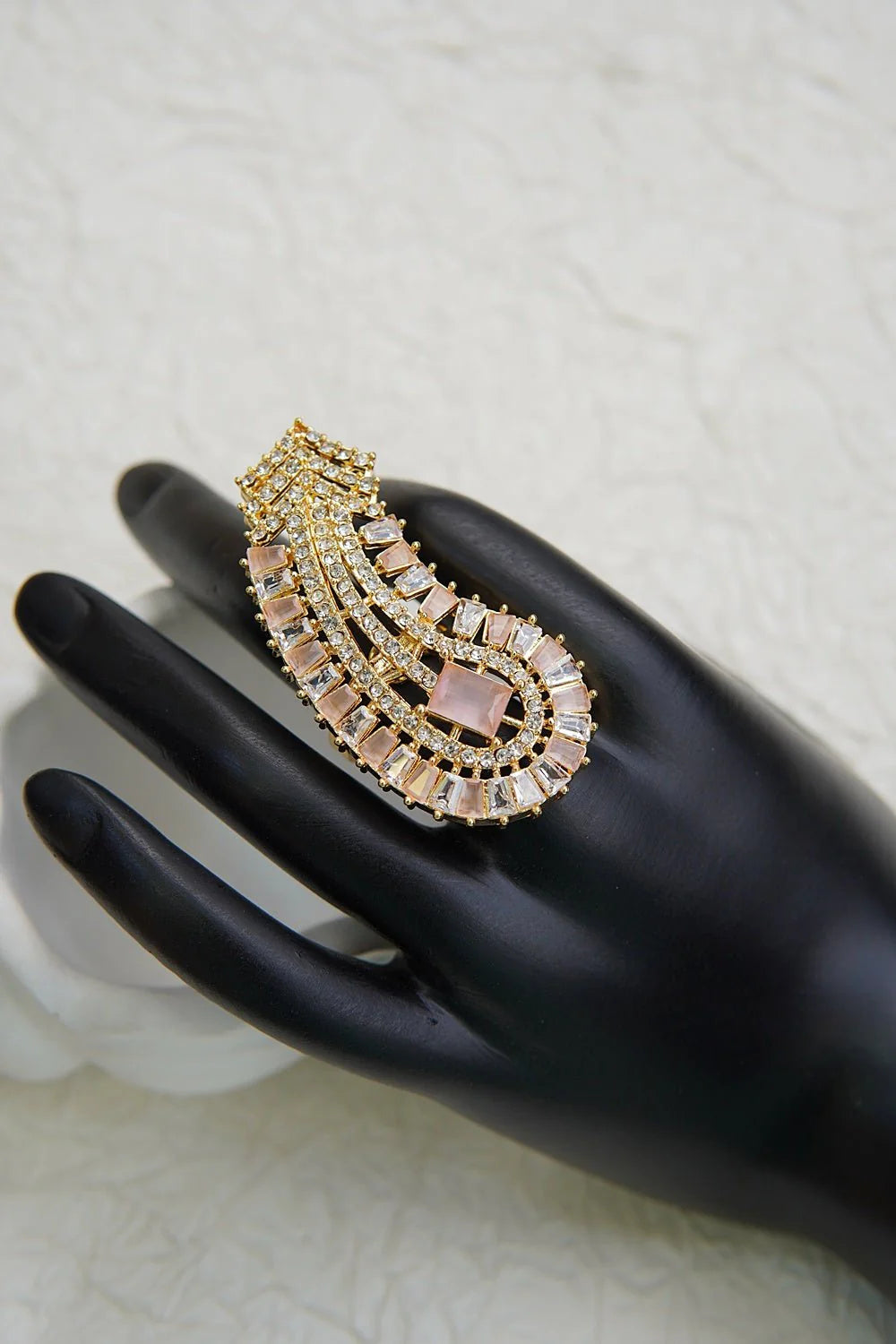 Majestic Curve Shape Fashion Finger Ring