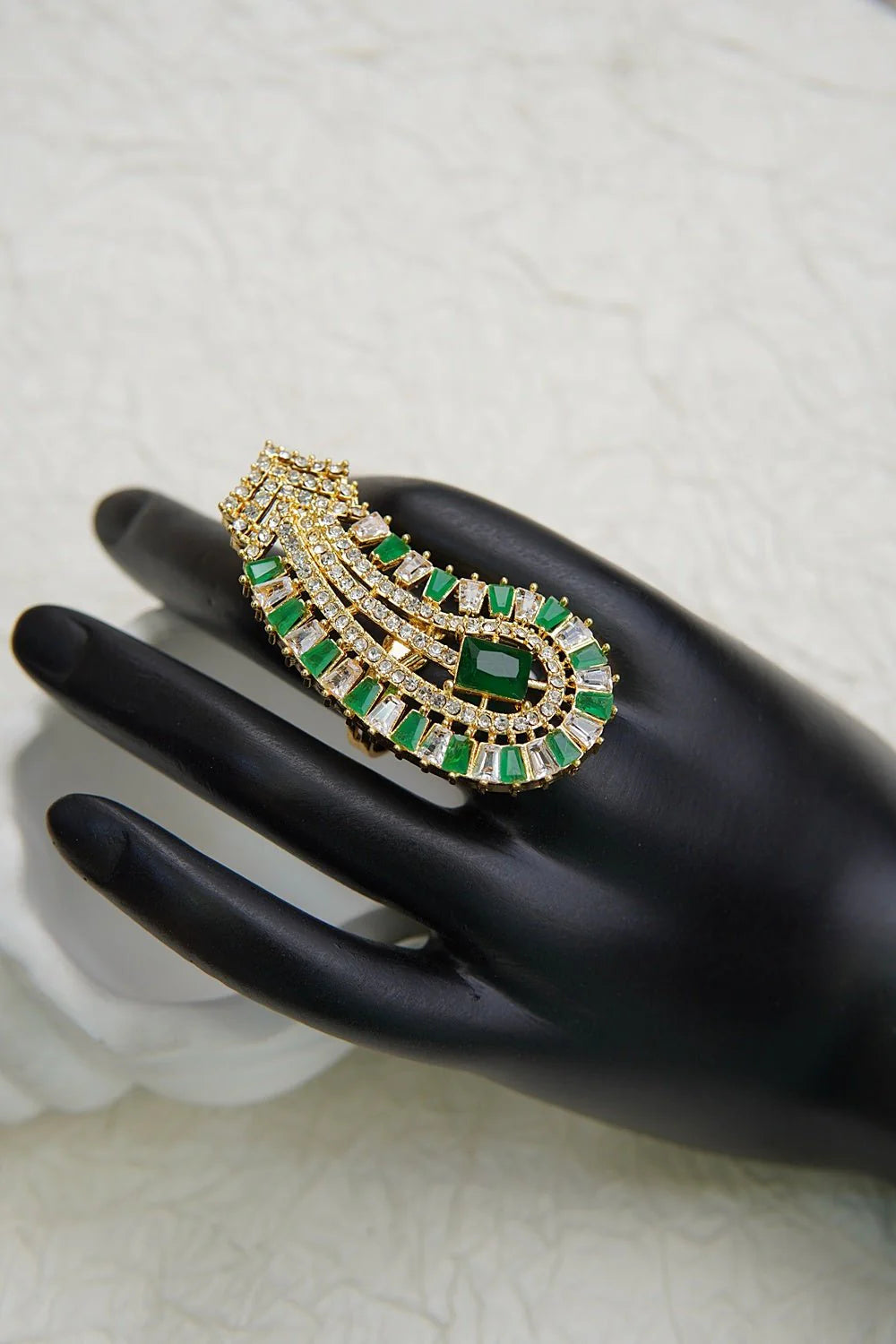 Majestic Curve Shape Fashion Finger Ring